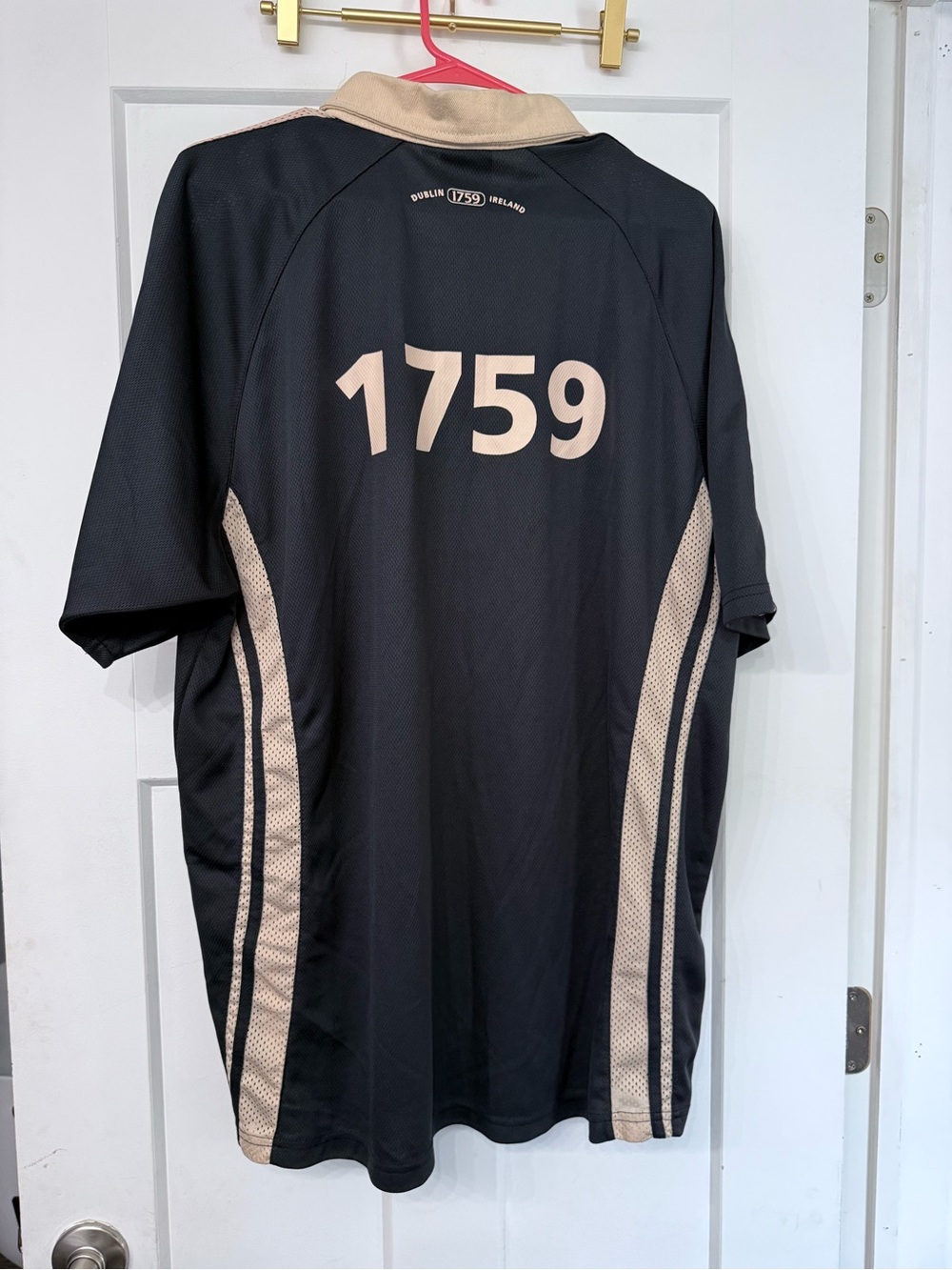 Vintage Guinness Black Polo with Tan Trim and Logo 2XL - Picture 2 of 3